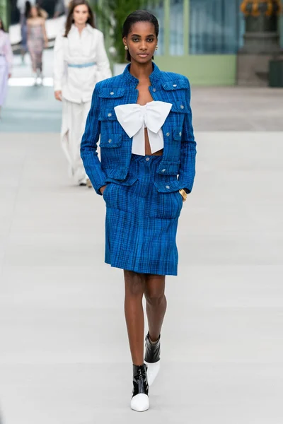 Look 40